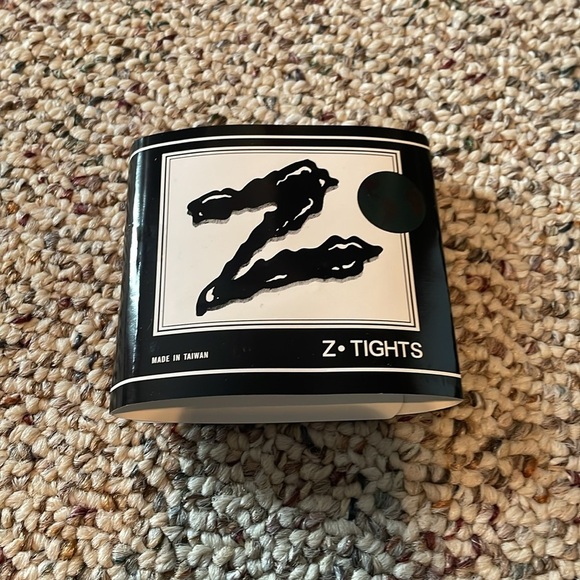 Black Fishnet Pantyhose With Back Seam & Rhinestone’s - Picture 3 of 6